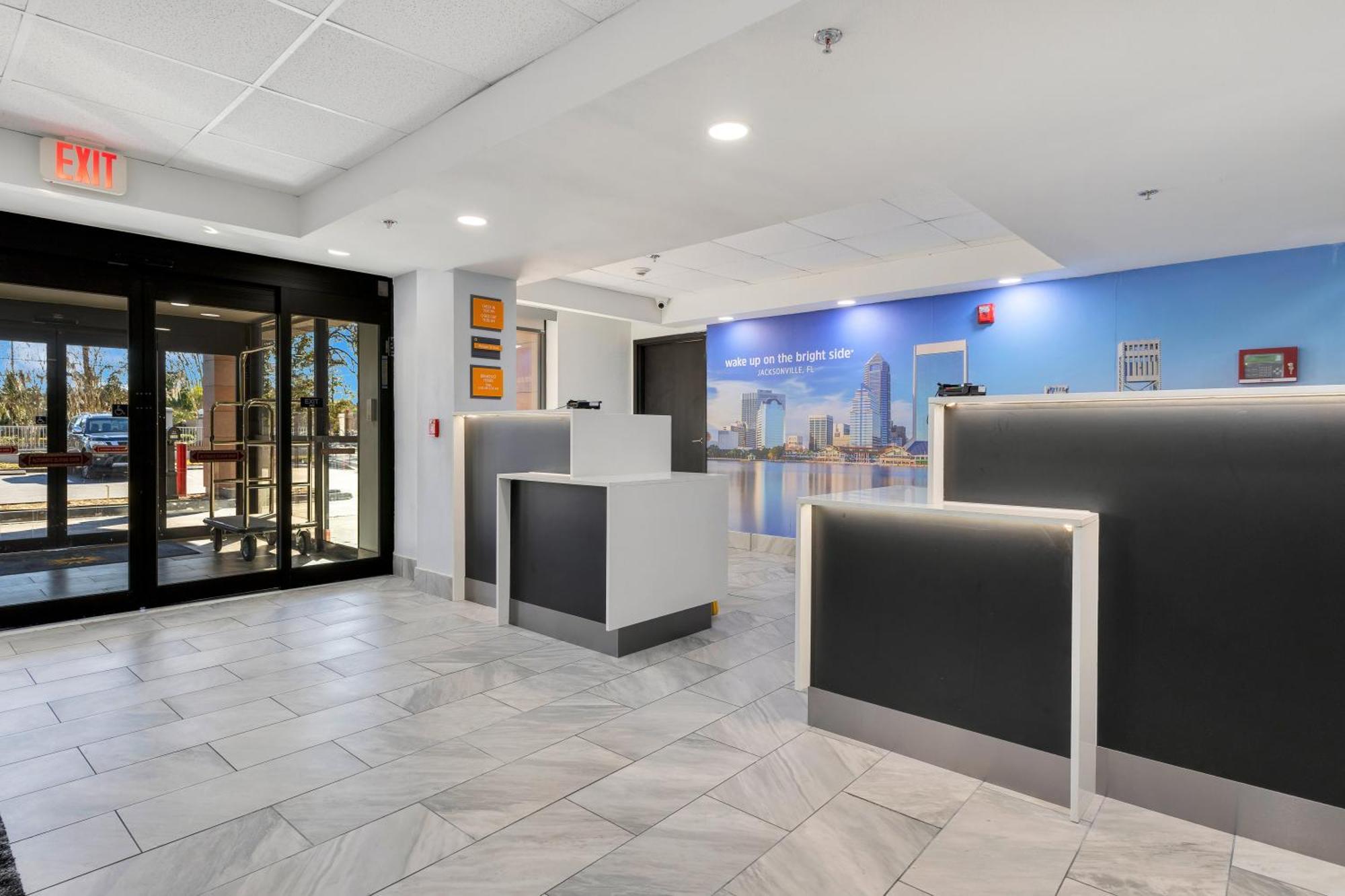 La Quinta Inn & Suites By Wyndham Jacksonville Mandarin Exterior foto